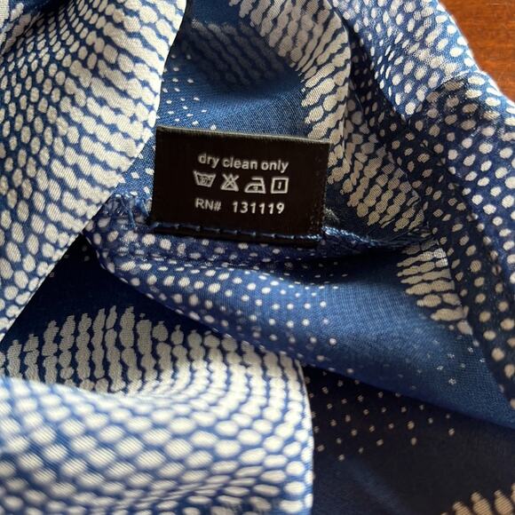 Olivaceous Size M Blue & White Chiffon Print Blouse Summer - Picture 8 of 10